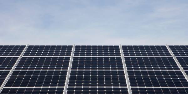 Comprar / Vender Casas Unifamiliares y Chalets en Santa Coloma de Gramenet · con Placas Solares