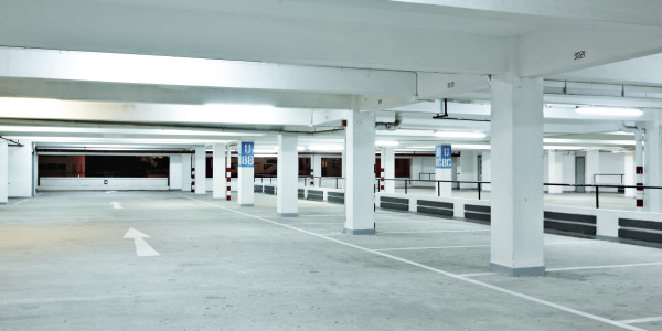 Comprar / Vender Dúplex y Áticos en Santa Coloma de Gramenet · con Garaje / Parking