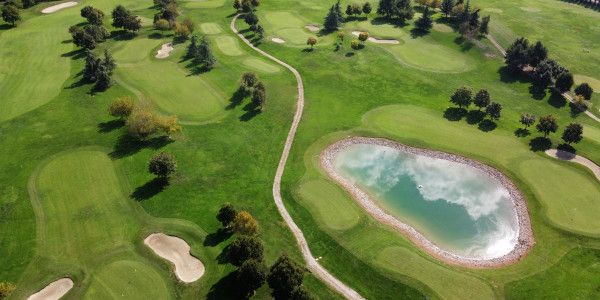 Comprar / Vender Solares, Terrenos y Parcelas Urbanizables en Santa Coloma de Gramenet · en campos de golf