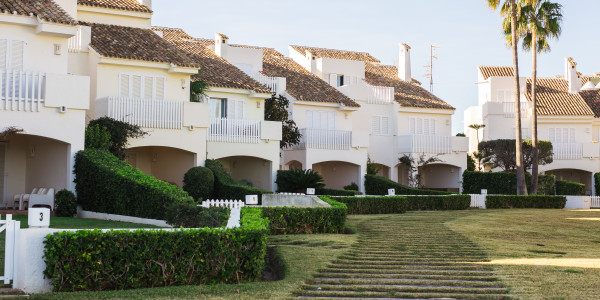 Compraventa de Inmuebles en Santa Coloma de Gramenet · Adosados