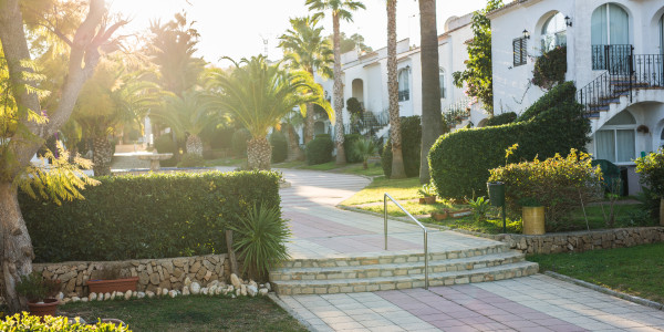 Compraventa de Inmuebles en Santa Coloma de Gramenet · Villas