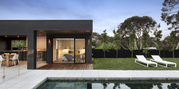 Inversores, Intermediarios, Agentes y Brokers Inmobiliarios en Santa Coloma de Gramenet · Casas Diseño Minivalista