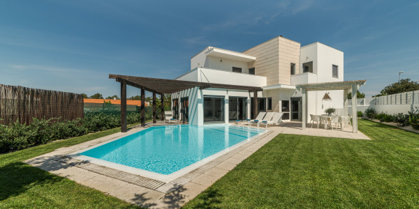 Inversores, Intermediarios, Agentes y Brokers Inmobiliarios en Santa Coloma de Gramenet · Villas